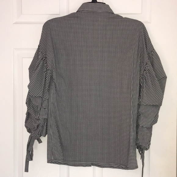 Gingham Print Ruffle Sleeve Button Up - Picture 8 of 9